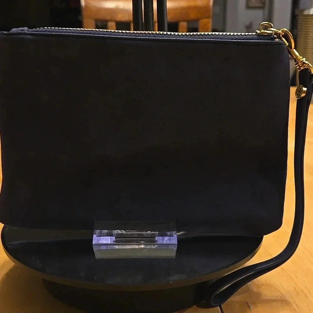 NWOT Francesca's blue wristlet